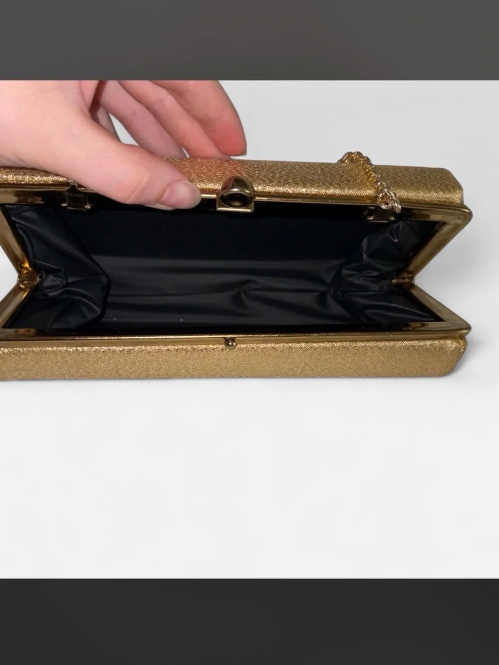 Elegant Gold Vintage Clutch with Chain Handle